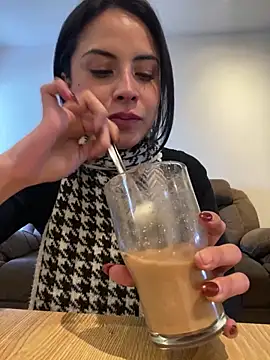 Effyvice13 online show from February 6, 3:59 pm