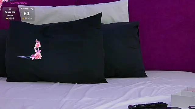 CelineHuddson online show from December 13, 9:54 pm