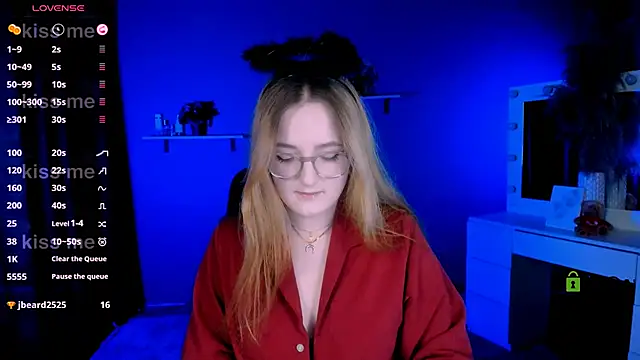 luna berryy online show from October 2, 7:52 pm