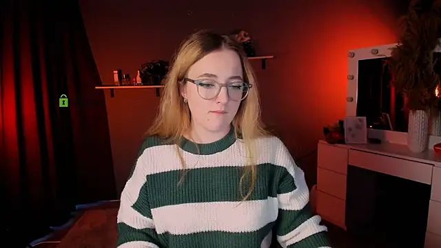 luna berryy online show from September 19, 7:35 pm