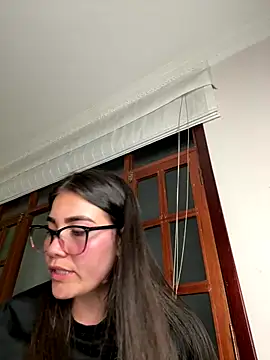 Snapshot of aurora_divine chatting on October 23, 12:16 am aurora divine online show from October 23, 12:16 am