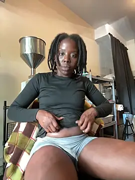 choclatepeaach online show from April 13, 10:10 pm