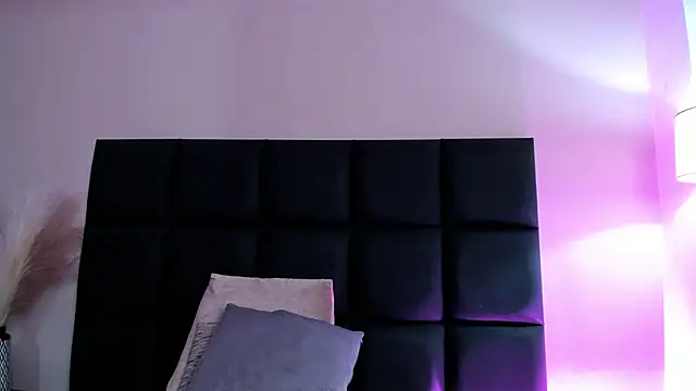 DannaHadid online show from September 8, 6:18 pm