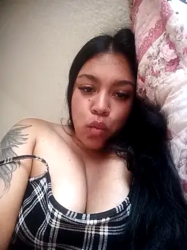 Laiia Page online show from March 25, 1:25 pm