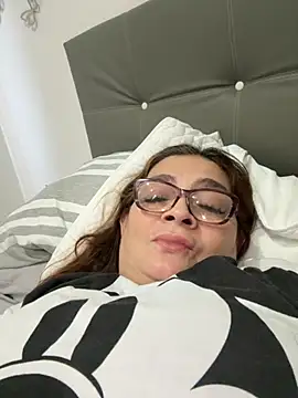 AntonellaAlondra4 online show from October 7, 11:47 am