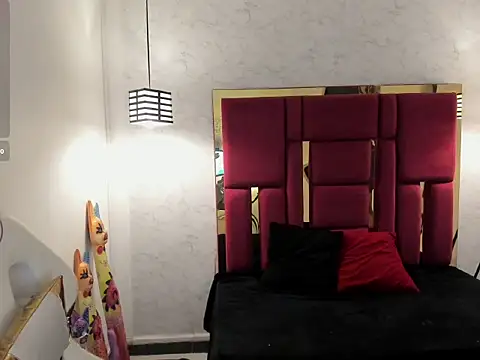 Snapshot of Violet_m chatting on October 19, 12:29 pm Violet m online show from October 19, 12:29 pm