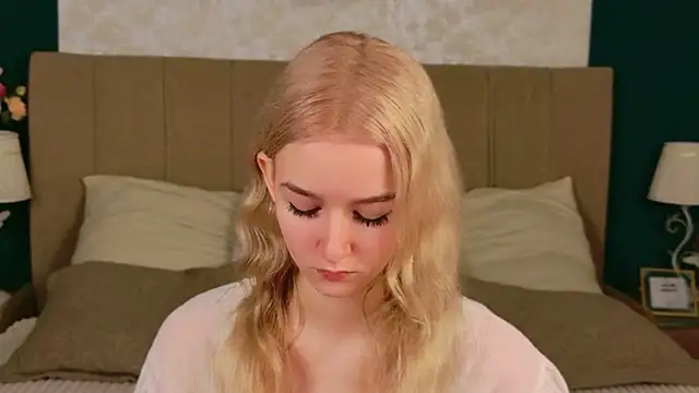 NaomiLoys online show from November 17, 10:49 am