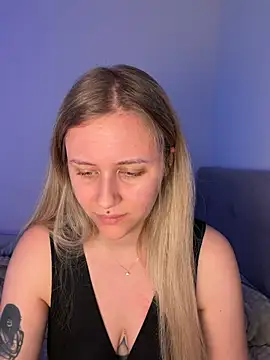 lunawolf21 online show from March 9, 7:33 am