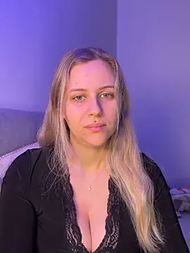 lunawolf21 online show from February 3, 7:24 am