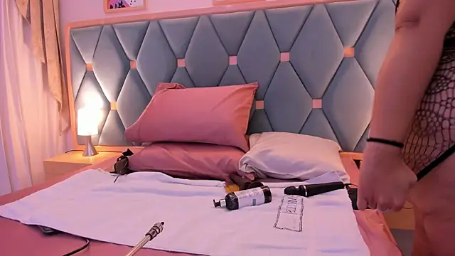 isabella walton online show from January 11, 11:37 am