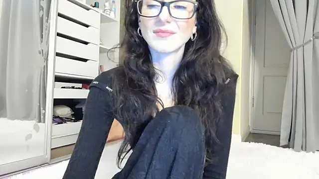 Baby Jewel online show from November 22, 12:30 pm