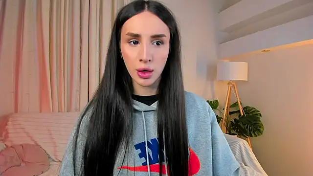 Kim Oberlin  online show from January 12, 4:01 pm