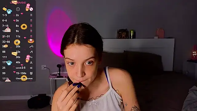 Sweet Evva online show from December 3, 1:13 pm