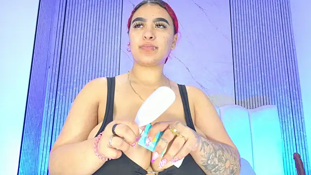 Sofia martiin online show from December 17, 3:33 am