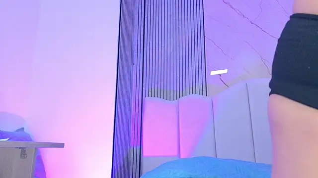 Sofia martiin online show from April 18, 3:09 am