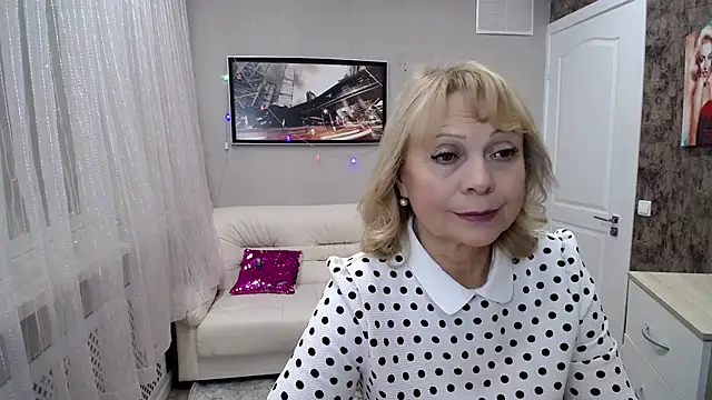 Milla Cutie18 online show from December 2, 7:10 am