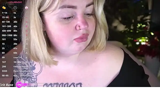 ZaraReignn online show from March 5, 8:32 am