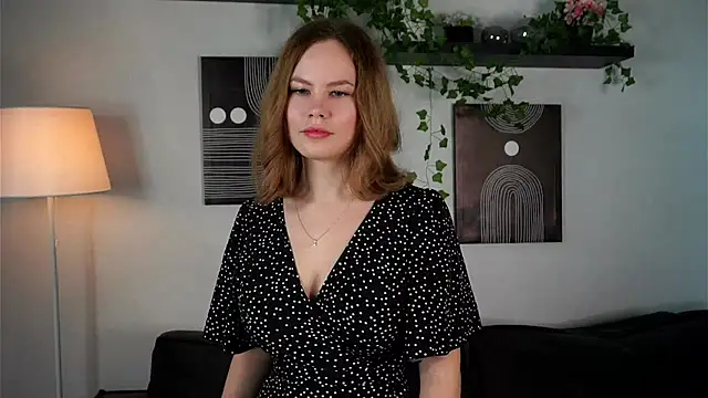 OdellaFarro online show from December 2, 11:22 am