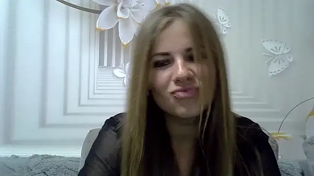 Snapshot of TinaFun4u chatting on September 12, 8:05 pm TinaFun4u online show from September 12, 8:05 pm