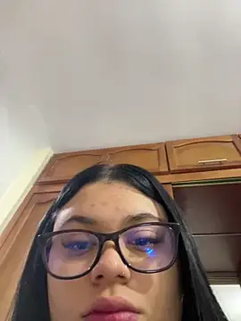 alissonfernandez  online show from October 30, 12:39 pm