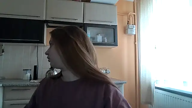 kila lo online show from February 12, 9:22 am