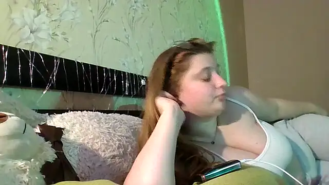 kila lo online show from March 30, 6:51 pm