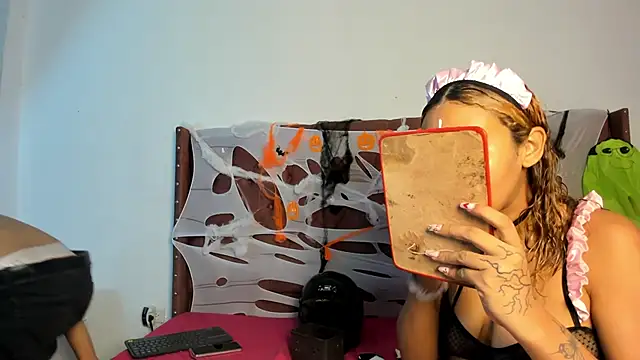 smiths couple online show from October 14, 1:35 pm