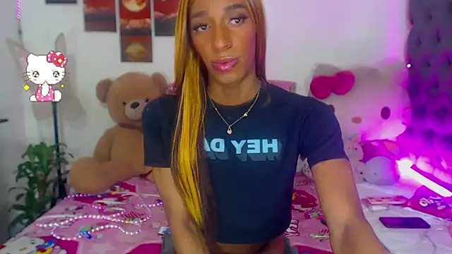 lucianadolll online show from March 24, 8:20 am