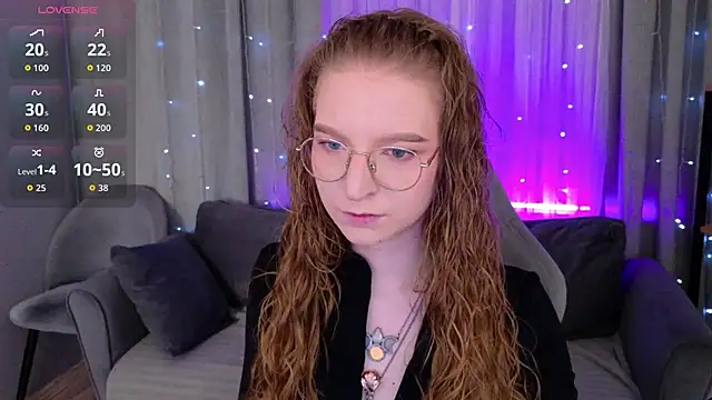 VioletShine online show from March 25, 1:03 pm