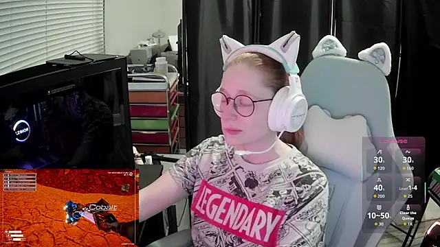 LilyFoxxx online show from June 10, 5:17 am