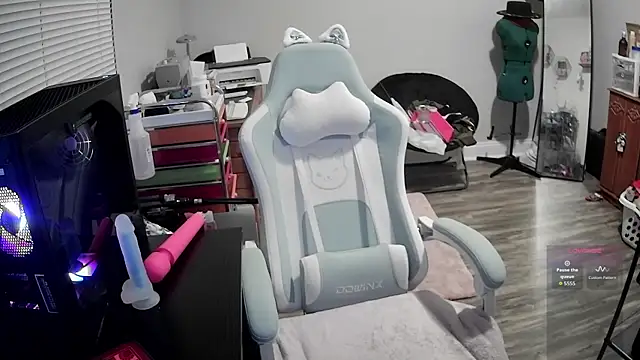 LilyFoxxx online show from February 14, 6:37 am