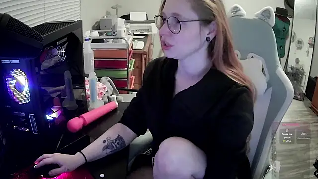 LilyFoxxx online show from February 9, 6:37 am