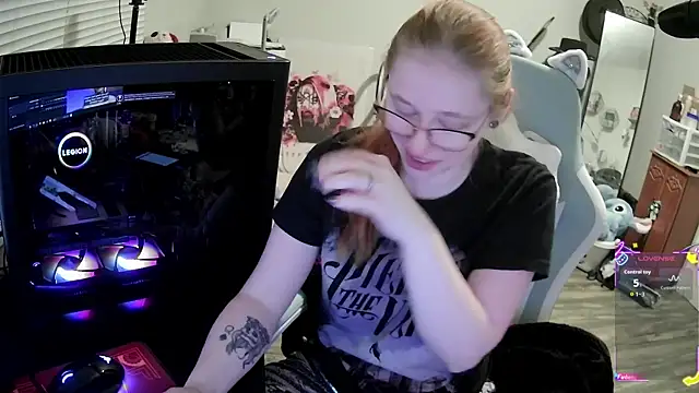 LilyFoxxx online show from November 29, 6:17 am