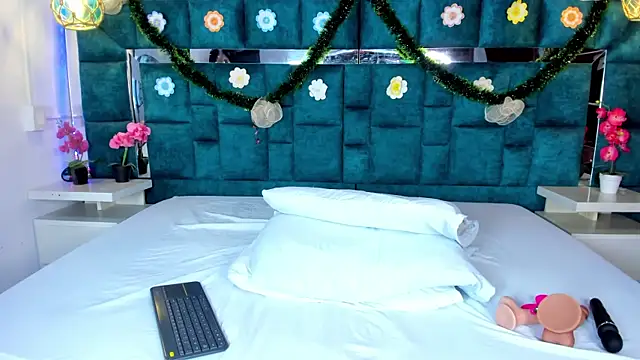 valtira nova online show from December 19, 7:28 pm