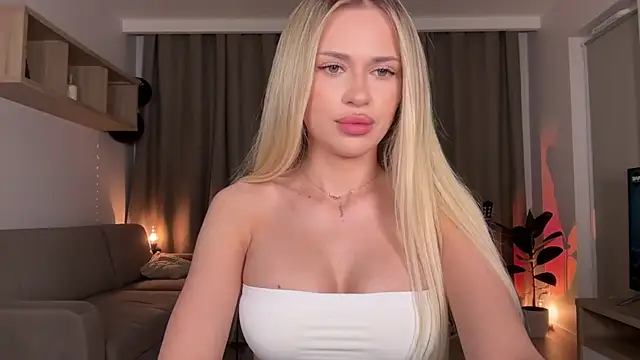 Snapshot of Julia_RL chatting on September 16, 8:28 pm Julia RL online show from September 16, 8:28 pm