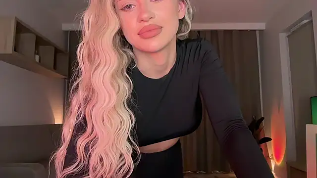 Snapshot of Julia_RL chatting on October 15, 9:06 pm Julia RL online show from October 15, 9:06 pm