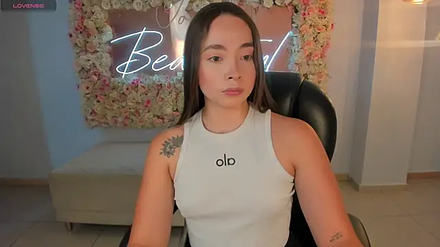 AlinaKravitz online show from April 14, 6:19 pm