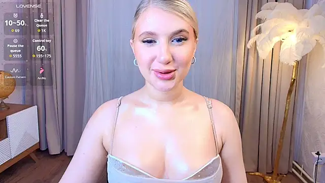 Evacadooo online show from April 4, 3:49 am