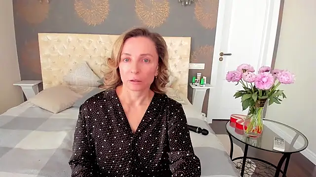 AllisonWilliams online show from April 24, 3:48 pm