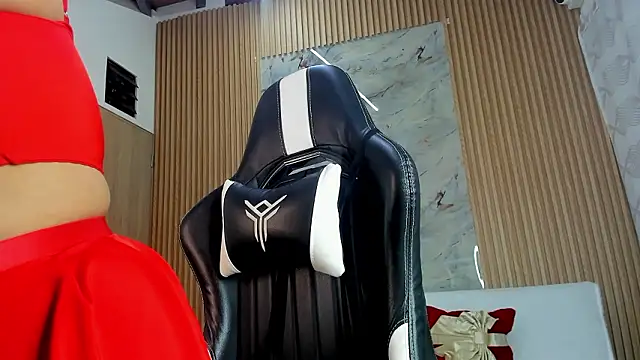 Any topless online show from January 15, 11:05 am