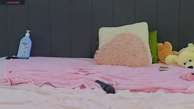 LauraMirage online show from October 21, 10:41 am