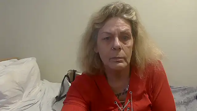 Snapshot of Latex_shantie chatting on October 2, 11:15 am Latex shantie online show from October 2, 11:15 am