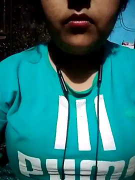 Love-Veronica online show from March 8, 6:01 pm