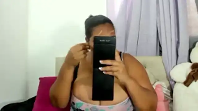 macarenaawills online show from April 7, 6:32 pm