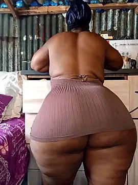 curvyloneah75 online show from April 15, 6:58 am