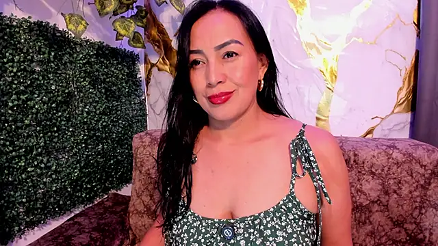 MeleekXXX  online show from April 20, 8:01 pm