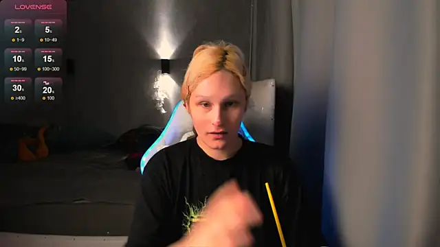 Kleo Godde online show from October 25, 9:43 pm