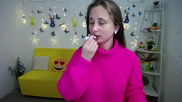 MichelLeee online show from April 10, 11:49 am