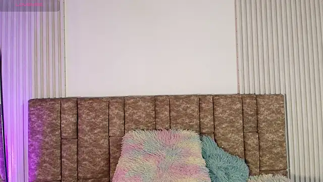 tiffany johnson11 online show from March 25, 7:50 pm