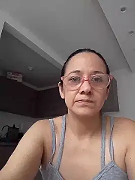 nicolle milf1978 online show from April 13, 2:29 pm